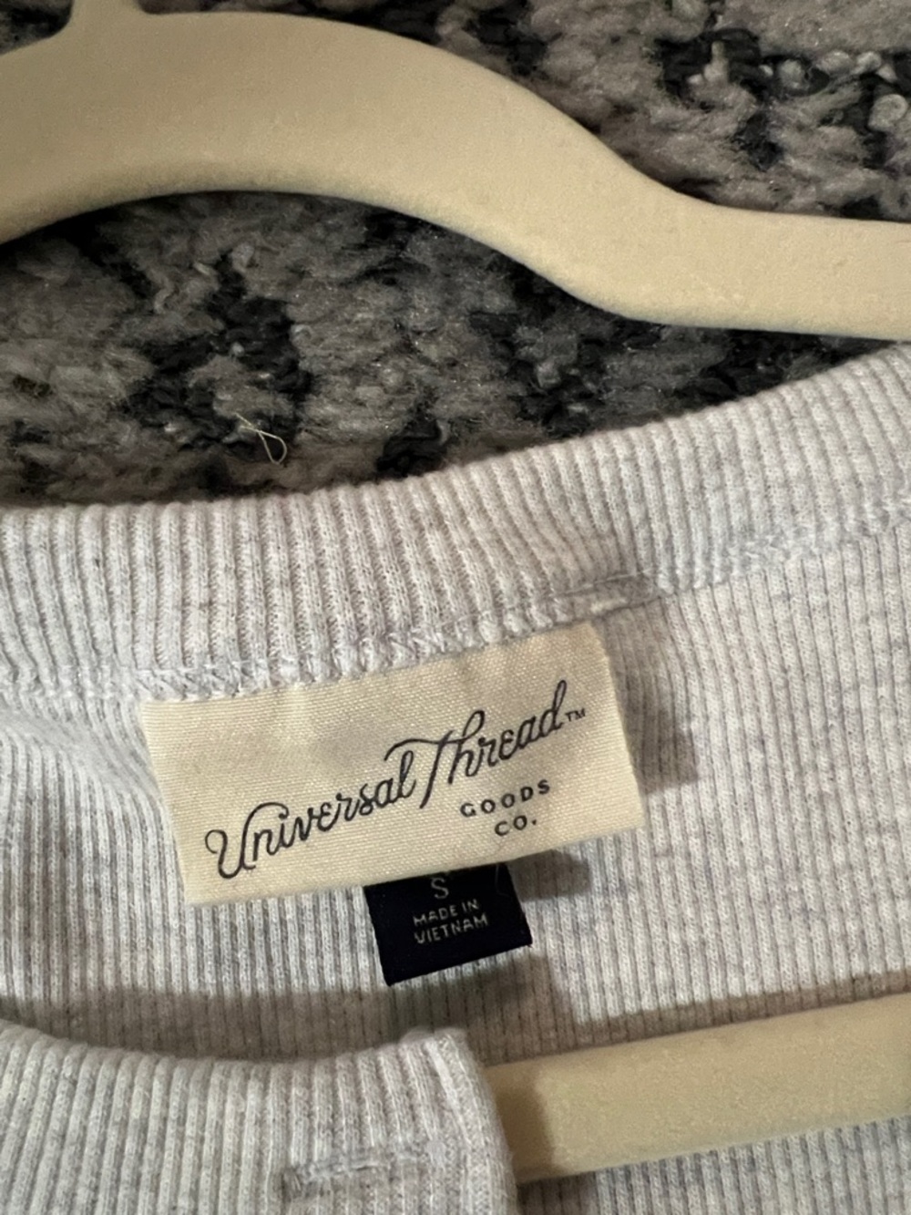 Universal Thread Light Gray Ribbed Henley Tank - Picture 2 of 2